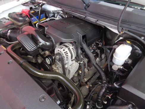 Used 2010 GMC Sierra 1500 SLE w/ Power Pack Plus AWD/4WD image 3