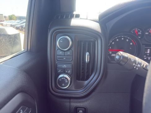 Used 2024 GMC Sierra 2500 Pro w/ Convenience Package AWD/4WD image 16