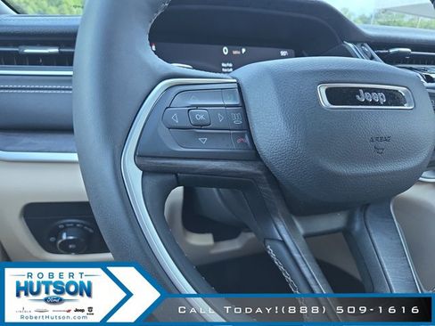 Used 2023 Jeep Grand Cherokee Limited RWD image 13