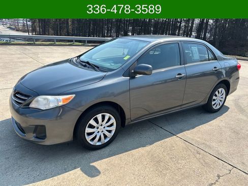 Used 2013 Toyota Corolla LE image 1