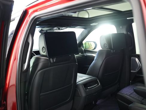 Used 2026 Cadillac Escalade V AWD/4WD image 16
