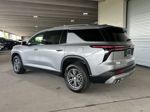 Used 2024 Chevrolet Traverse LT AWD/4WD image 7