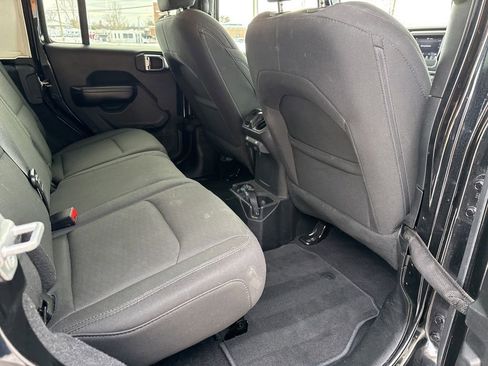 Used 2019 Jeep Wrangler Unlimited Sport S image 26