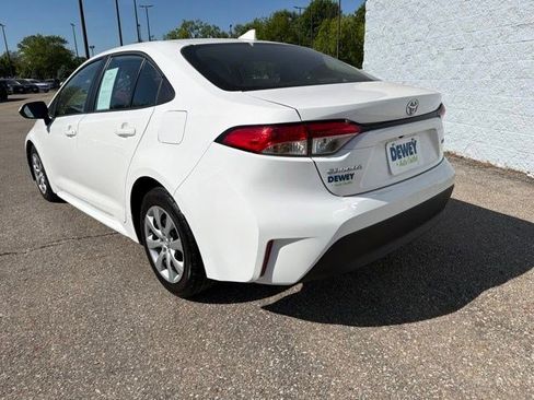 Used 2023 Toyota Corolla LE FWD image 2