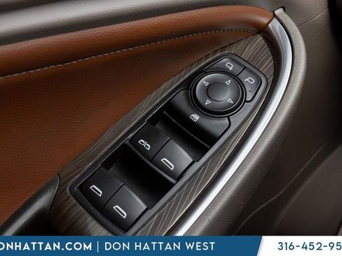 Used 2017 Chevrolet Malibu Premier w/ Premier Sun and Wheel Package FWD image 11
