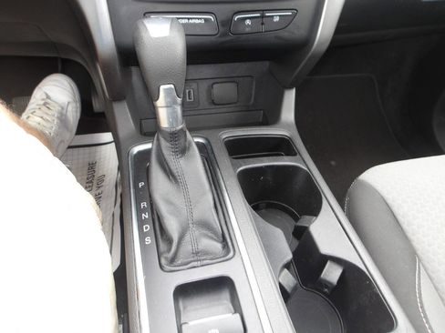 Used 2017 Ford Escape SE image 3