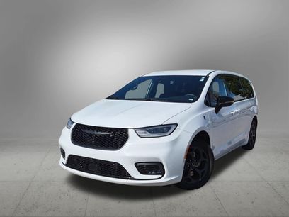 Used 2024 Chrysler Pacifica Limited