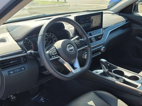 Used 2024 Nissan Altima 2.5 SR w/ SR Premium Package FWD image 14