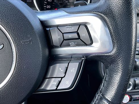 Used 2016 Ford Mustang Coupe image 19