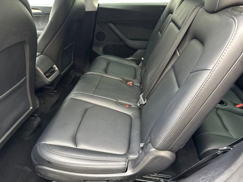 Used 2025 Tesla Model Y Long Range AWD/4WD image 32