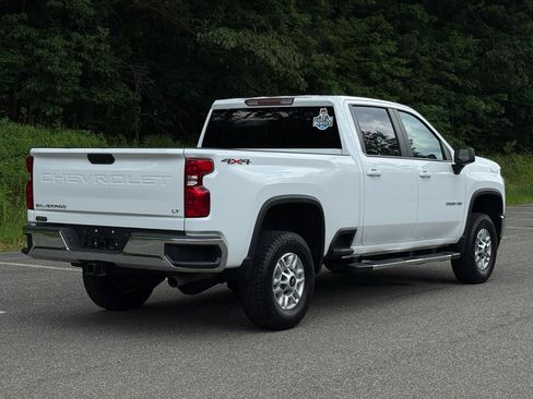 Used 2023 Chevrolet Silverado 2500 LT w/ Convenience Package AWD/4WD image 3