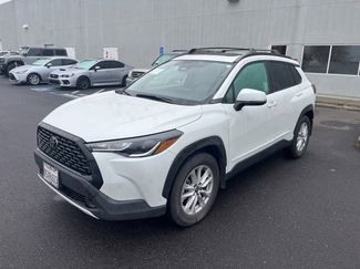 Used 2023 Toyota Corolla Cross LE video 1