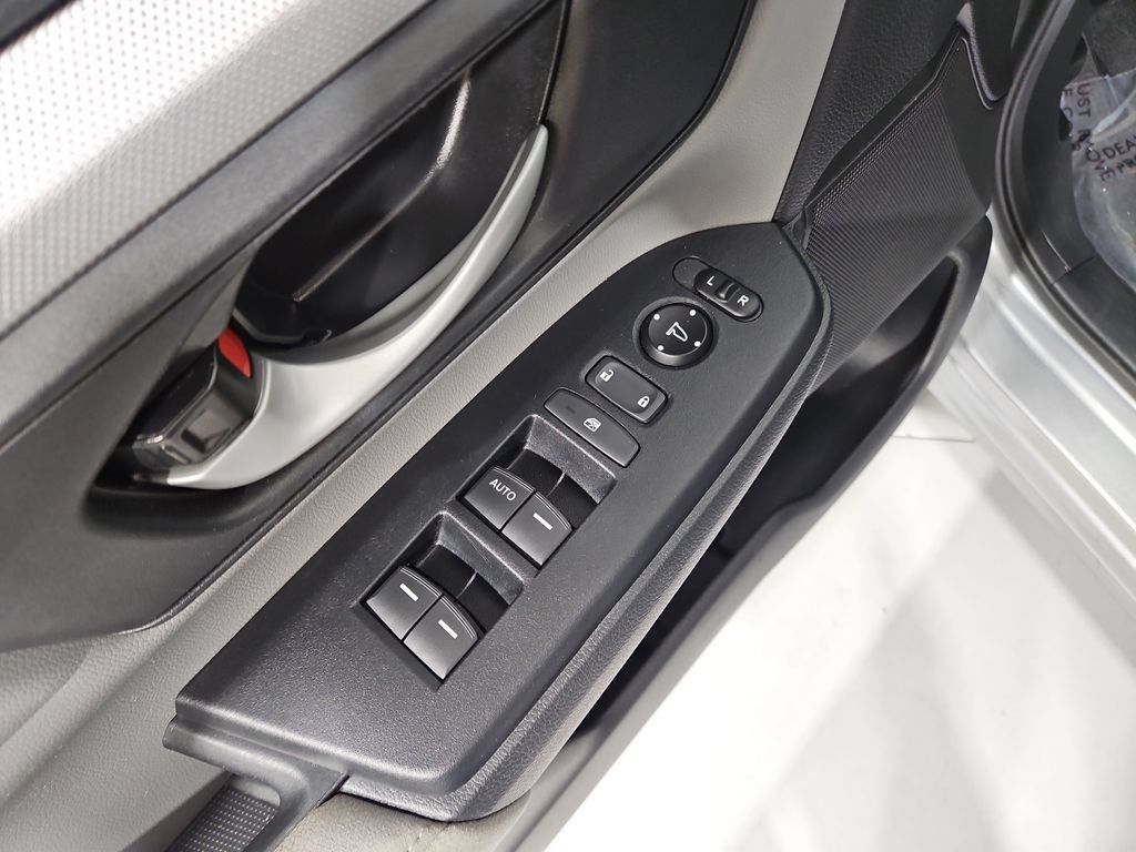 Used 2018 Honda CR-V LX image 11