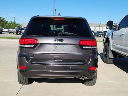 Used 2018 Jeep Grand Cherokee Altitude AWD/4WD image 3