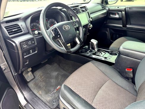 Used 2020 Toyota 4Runner TRD Off-Road image 11