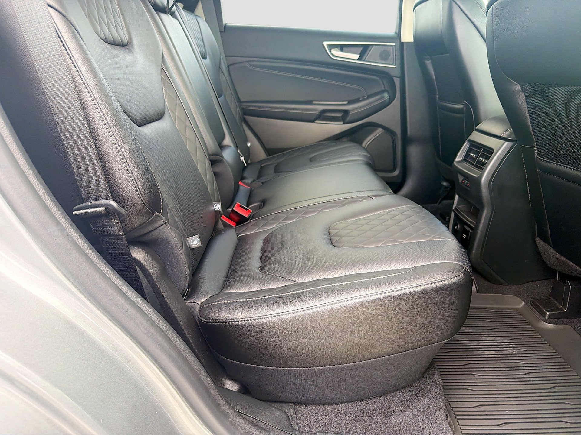 Used 2024 Ford Edge Titanium w/ Equipment Group 301A AWD/4WD image 28