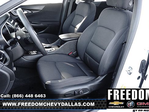 Used 2025 Chevrolet Malibu LT FWD image 9