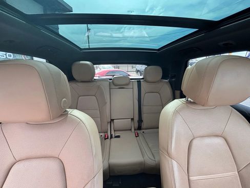 Used 2019 Porsche Cayenne image 45