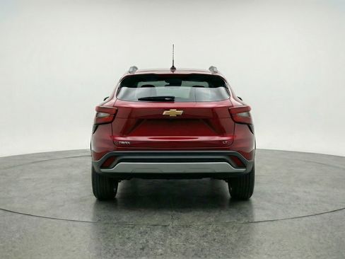 Used 2025 Chevrolet Trax LT FWD image 7