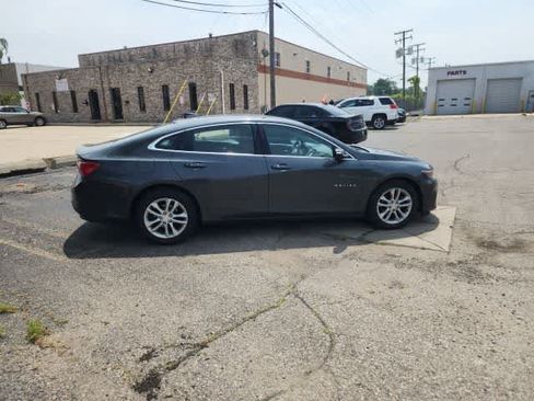 Used 2018 Chevrolet Malibu LT w/ Driver Confidence Package FWD image 12