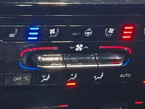 Used 2024 Jeep Grand Cherokee L Limited w/ Luxury Tech Group II image 9