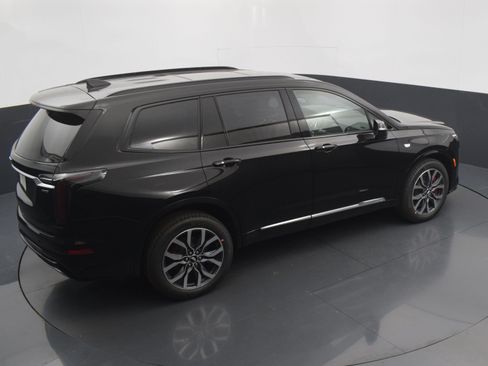 Used 2023 Cadillac XT6 Sport w/ Technology Package AWD/4WD image 27