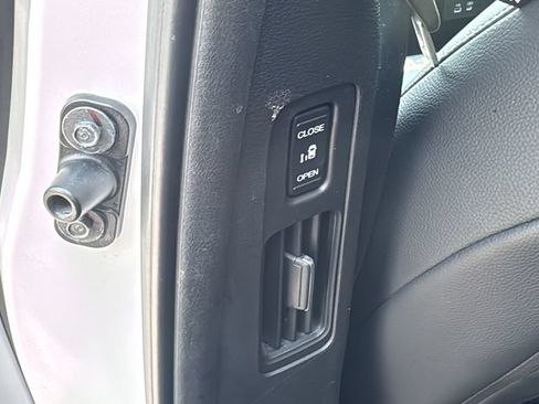 Used 2025 Honda Odyssey EX-L image 24