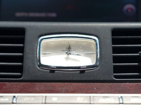 Used 2018 INFINITI Q70 L 3.7 AWD/4WD image 32