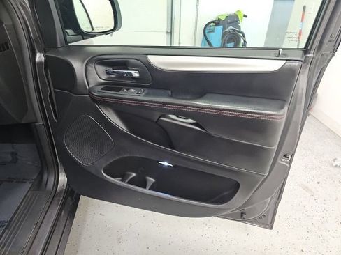 Used 2020 Dodge Grand Caravan GT FWD image 35