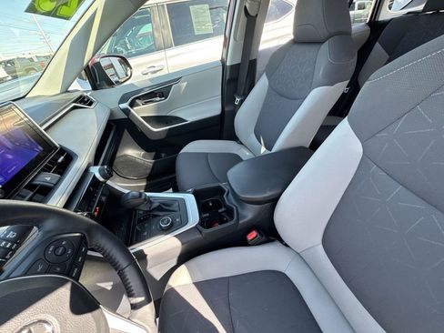Used 2023 Toyota RAV4 XLE w/ Convenience Package image 27