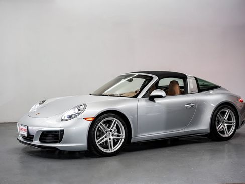 Used 2017 Porsche 911 Targa 4 AWD/4WD image 6