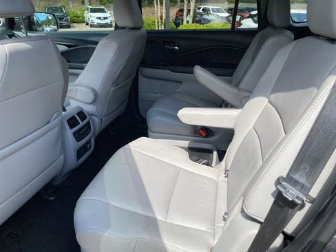 Used 2021 Honda Pilot Touring image 21