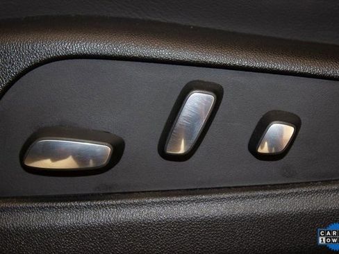 Used 2025 Cadillac XT6 Premium Luxury image 24