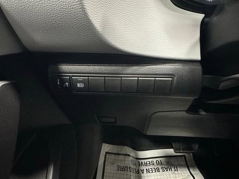 Used 2025 Toyota Corolla SE w/ SE Premium Package image 16