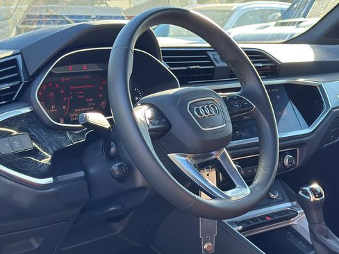 Used 2025 Audi Q3 2.0T Premium image 10