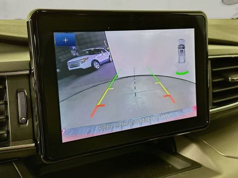 Certified 2022 Ford Explorer XLT w/ Equipment Group 202A image 28