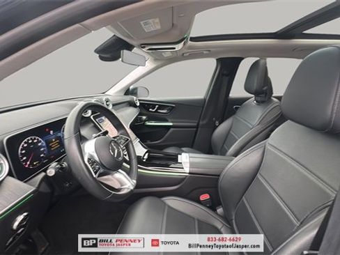 Used 2023 Mercedes-Benz GLC 300 4MATIC image 11