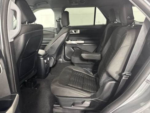 Used 2020 Ford Explorer XLT w/ Comfort Package AWD/4WD image 21