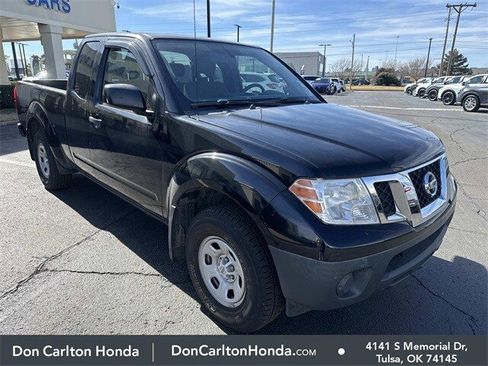Used 2019 Nissan Frontier S image 2