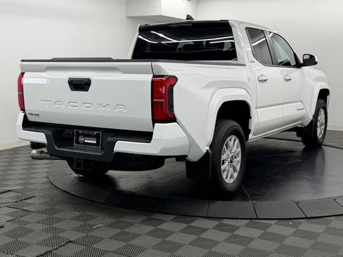 Used 2026 Toyota Tacoma SR5 AWD/4WD image 10