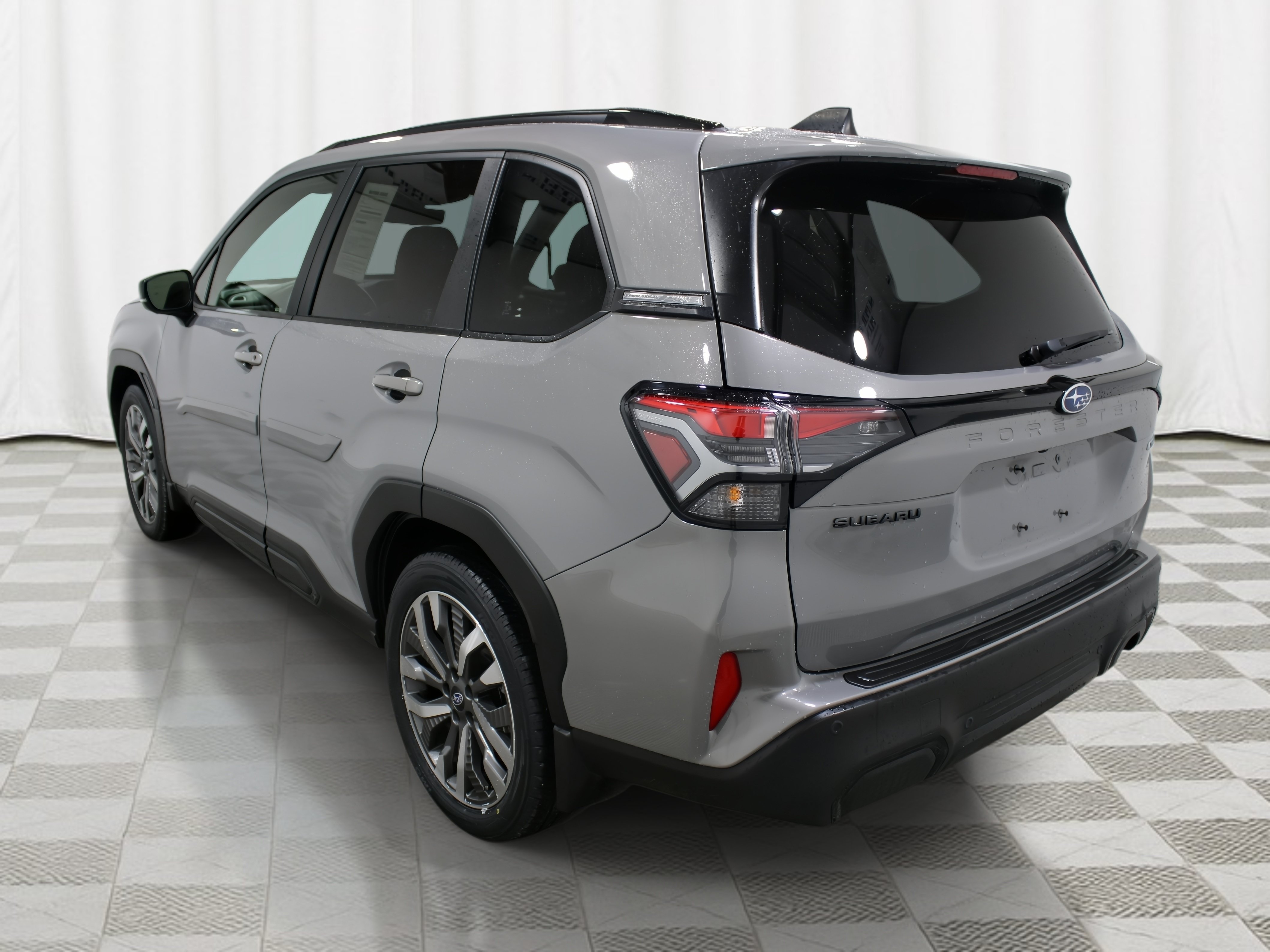Used 2025 Subaru Forester Touring w/ Popular Package - Touring AWD/4WD image 5