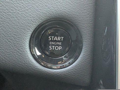 Certified 2025 Nissan Armada Platinum w/ Convenience Package image 32