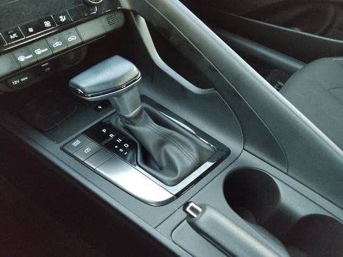 Used 2025 Hyundai Elantra Sport FWD image 26