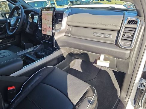 New 2026 RAM 3500 Laramie AWD/4WD image 17