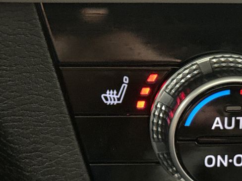 Used 2025 Mitsubishi Outlander SE AWD/4WD image 23