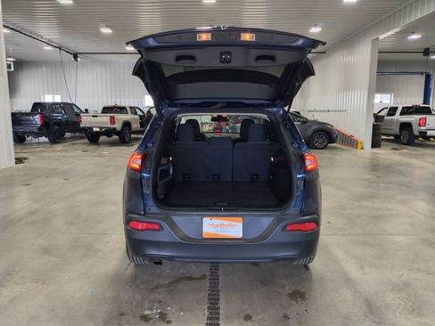 Used 2014 Jeep Cherokee Latitude w/ Comfort/Convenience Group AWD/4WD image 28