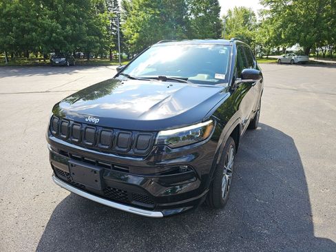 Used 2022 Jeep Compass Limited w/ Elite Group AWD/4WD image 2