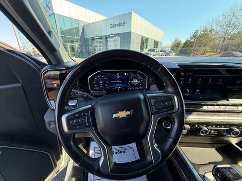 Used 2022 Chevrolet Silverado 1500 LTZ w/ Technology Package image 9