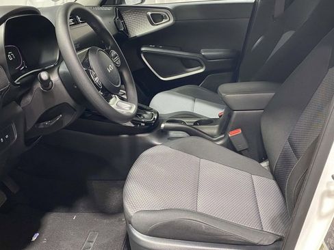 Used 2023 Kia Soul S FWD image 14