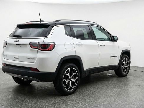 Used 2025 Jeep Compass Limited AWD/4WD image 9